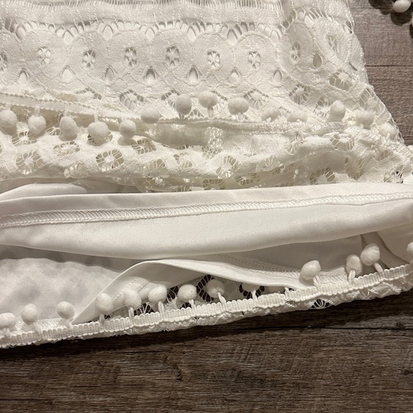 White Lace shift mini Dress with pompom ricrac details size small - Picture 12 of 13